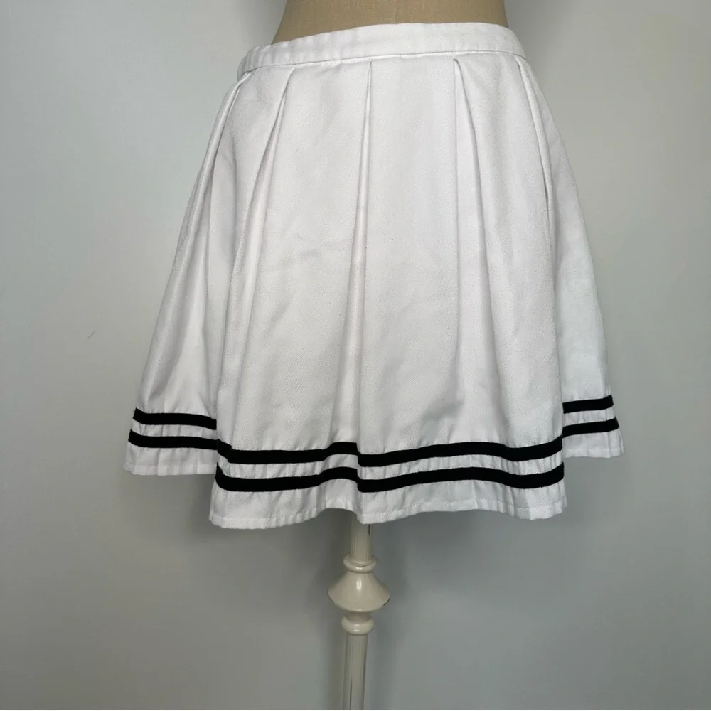 Hot topic white pleated skirt Large - Picture 4 of 16